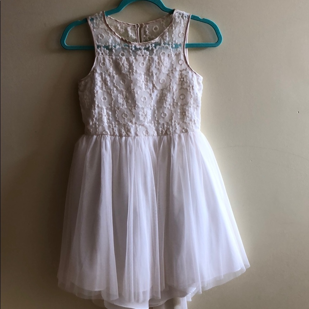 NWOT Mia & Mimi White Lace Floral Girls Dress